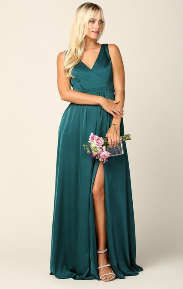 V-neck sleeveless satin chiffon dress with front slit and pockets - Image 5