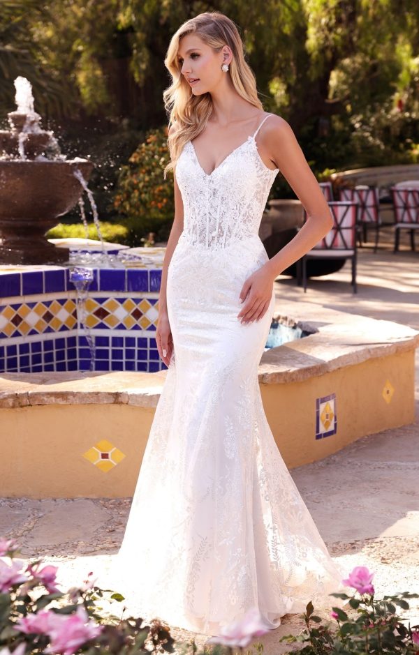 FITTED LACE MERMAID BRIDAL GOWN
