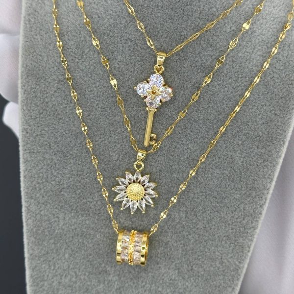 18K gold plated Stainless steel "Flower" necklace, Intensity - Image 3